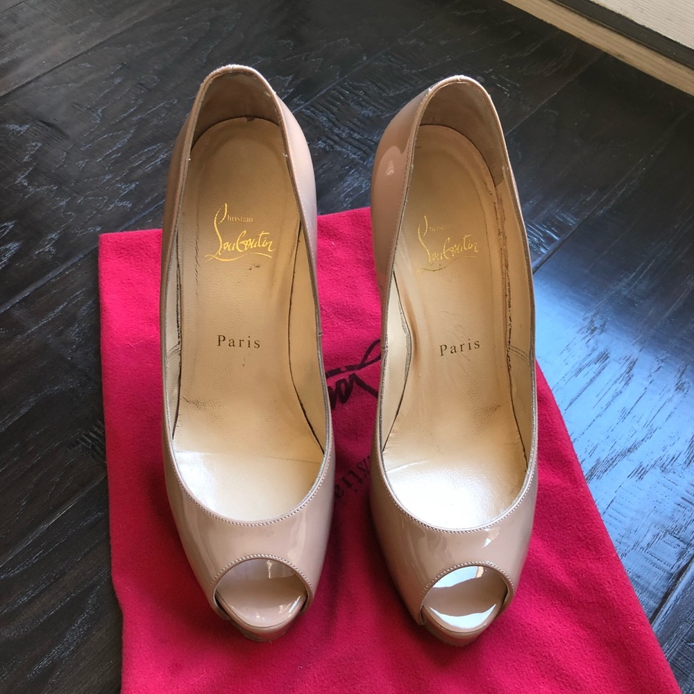 Christian Louboutin Vendome Peep Toe Pump